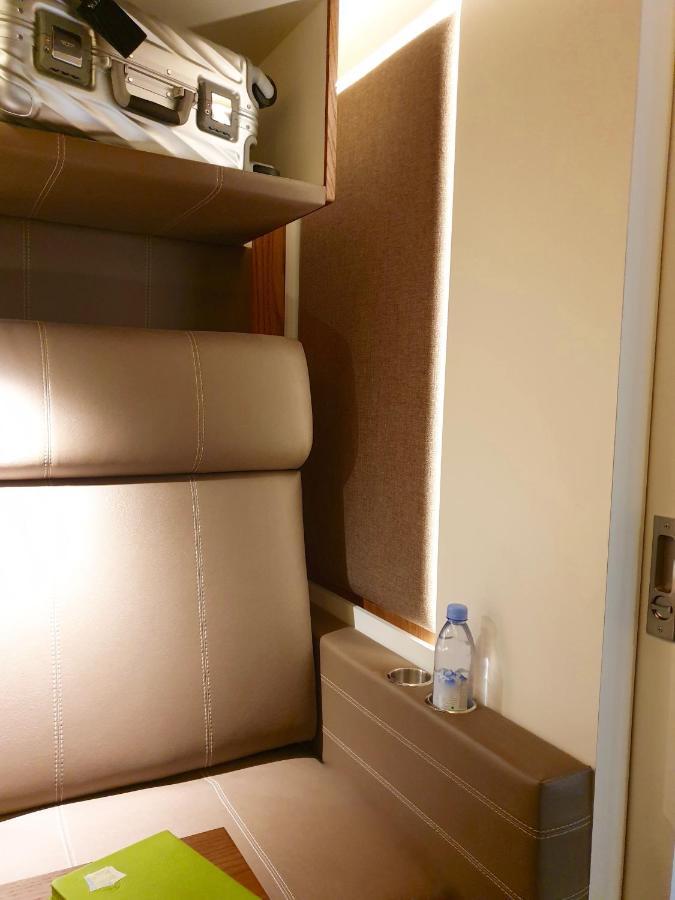 Готель Sleep 'N Fly Sleep Lounge, B-Gates Terminal 3 - Transit Only Дубай Екстер'єр фото